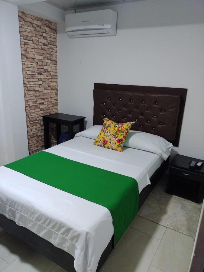 Hotel Plaza Centro Флоренсия Экстерьер фото