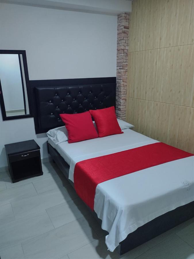 Hotel Plaza Centro Флоренсия Экстерьер фото